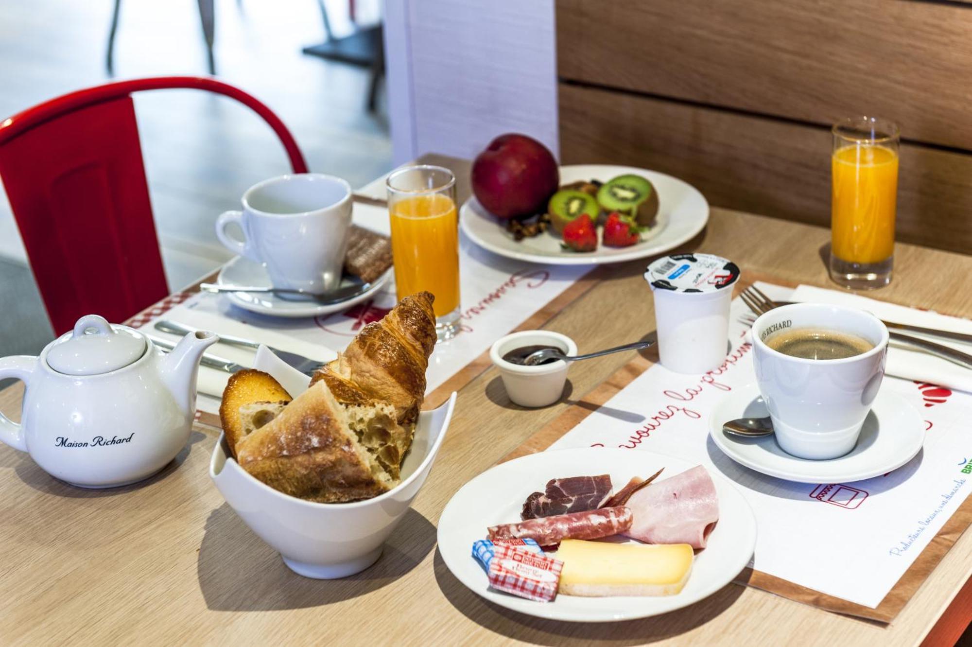 Brit Hotel Toulouse Colomiers - L'Esplanade Exteriör bild