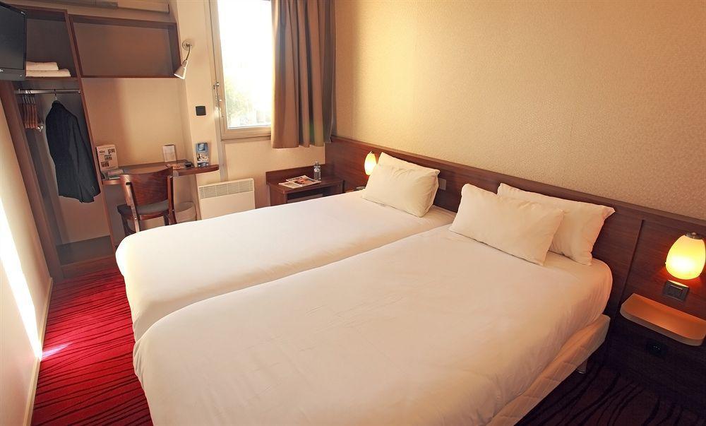 Brit Hotel Toulouse Colomiers - L'Esplanade Rum bild